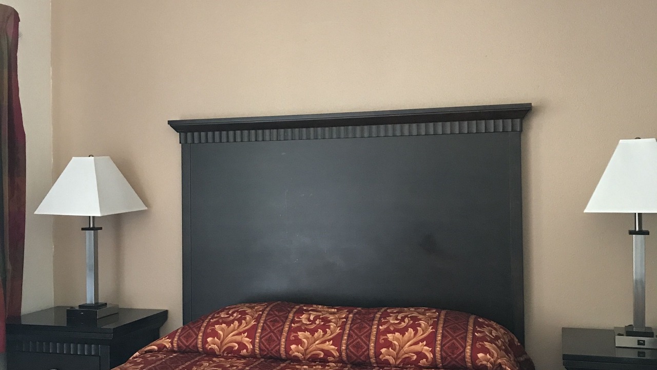 Photo of Bedroom in Weed