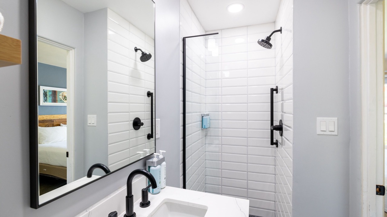 Photo of Bathroom in Motel District