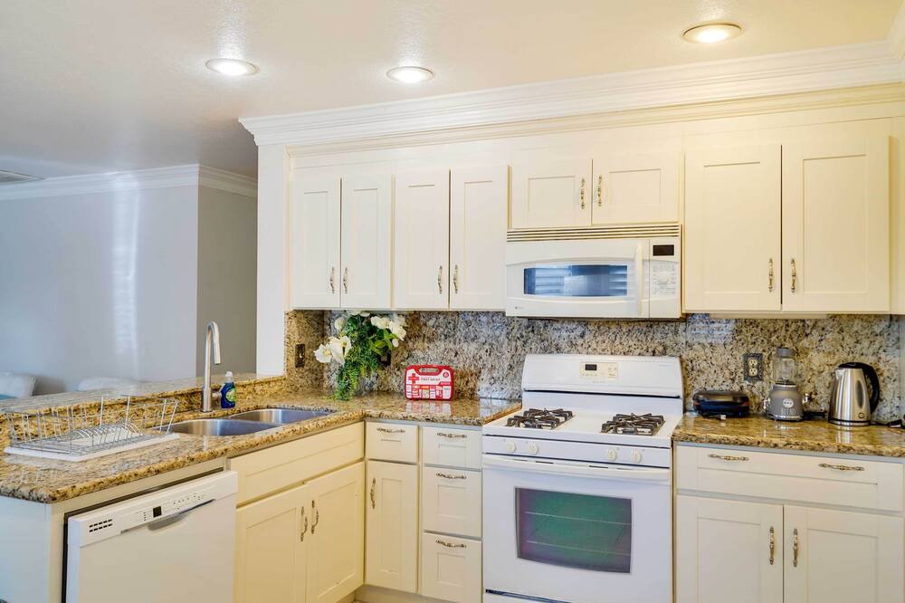 Photo of Kitchen in Tracy
