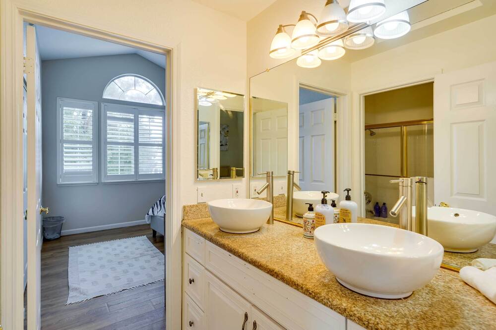 Photo of Bathroom in Tracy
