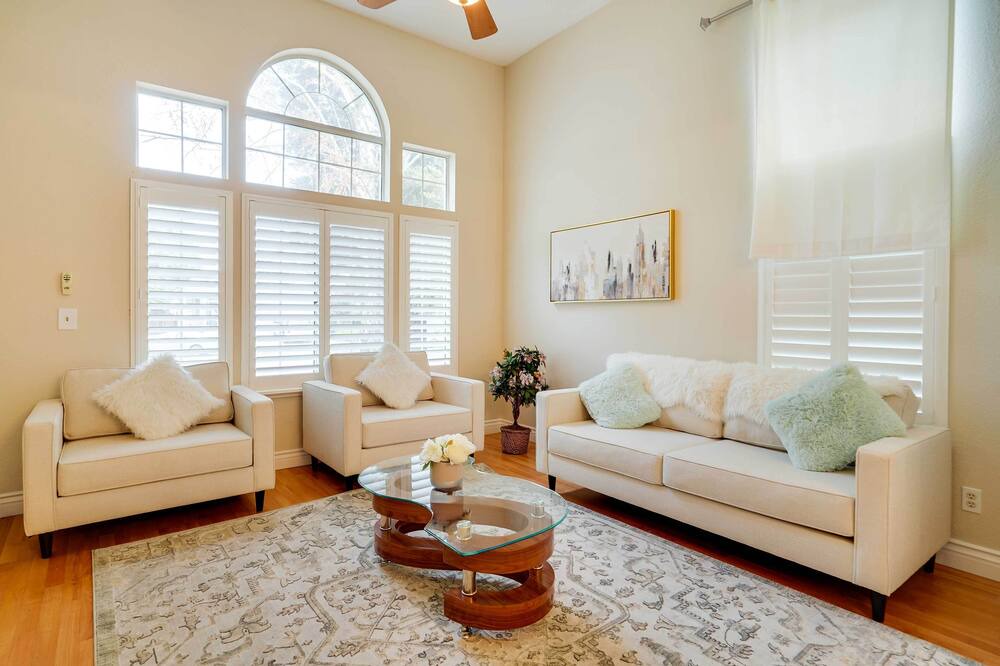 Photo of Livingroom in Tracy