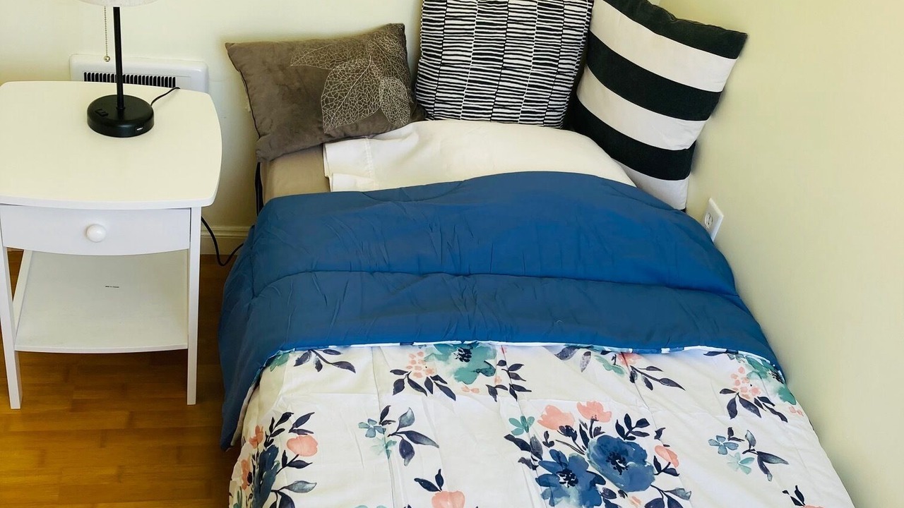 Photo of Bedroom in Upper Telegraph