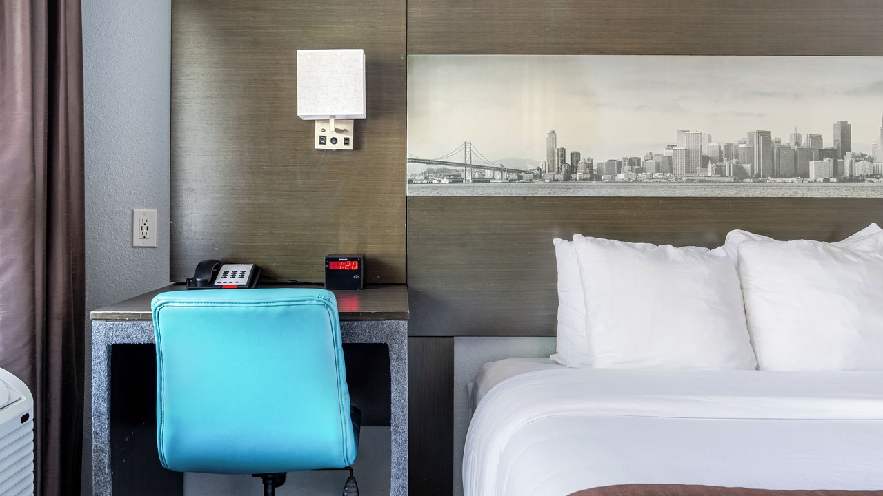 Photo of Bedroom in Hayes Valley