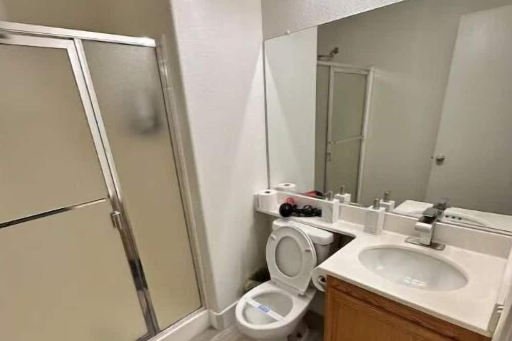 Photo of Bathroom in Rhodes Ranch