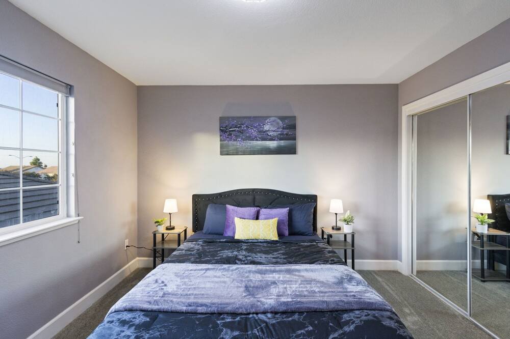 Photo of Bedroom in Antioch