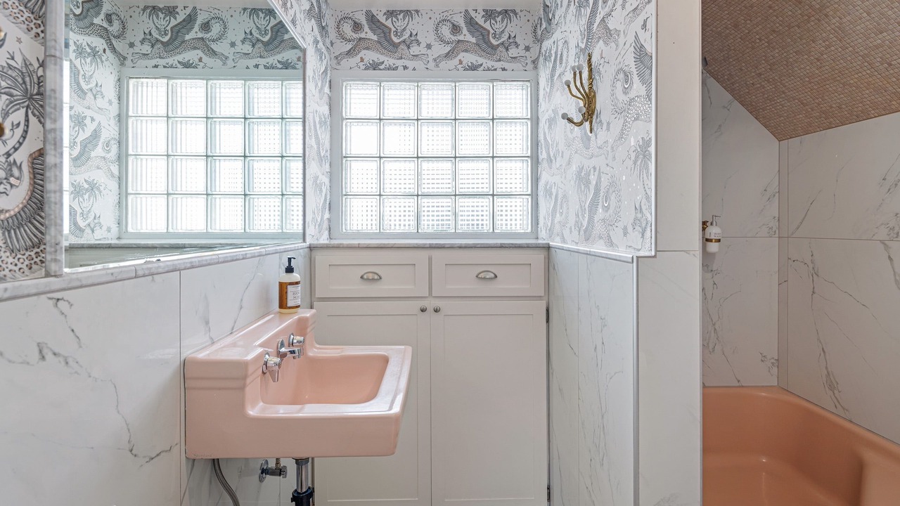 Photo of Bathroom in Amazon