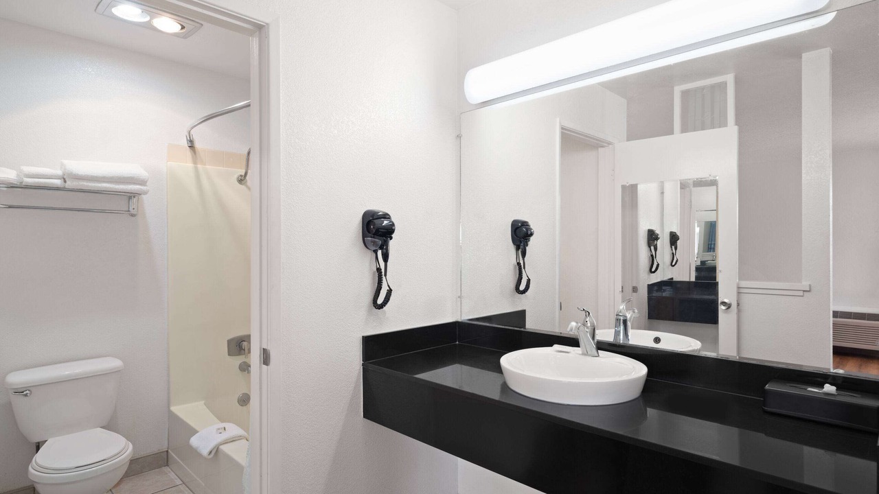 Photo of Bathroom in Dunnigan