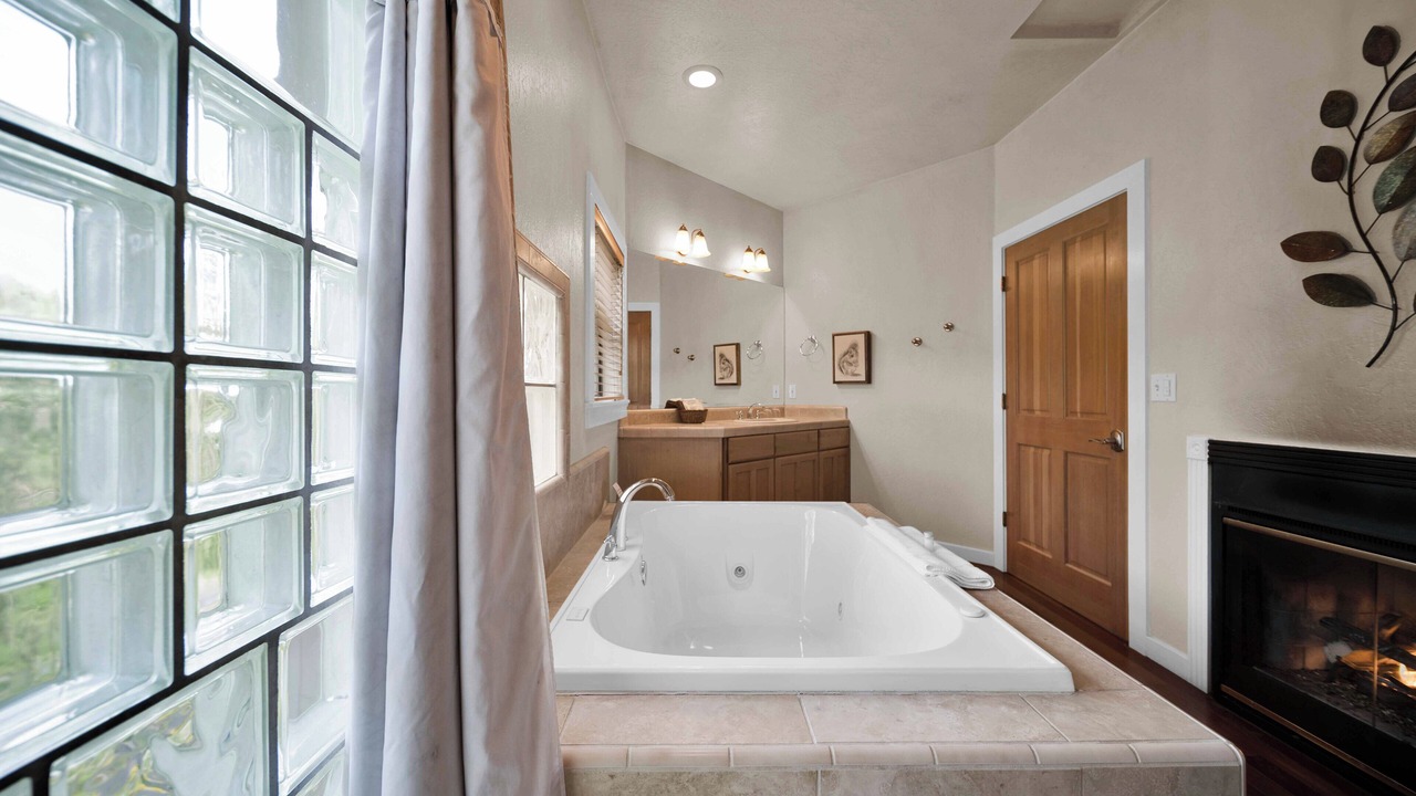 Photo of Bathroom in O'Brien