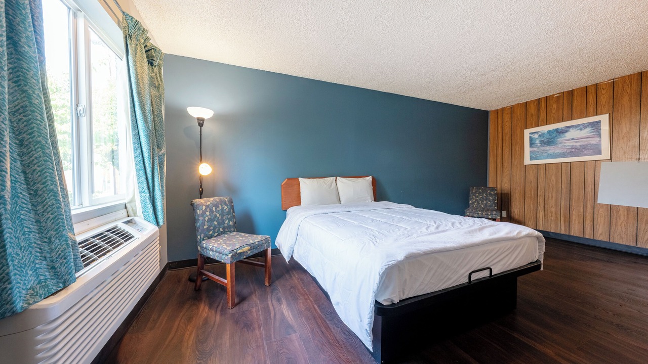 Photo of Bedroom in Powellhurst-Gilbert