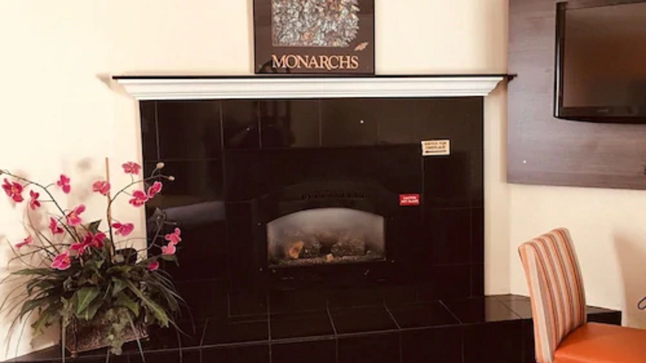 Photo of Livingroom in Munras Avenue