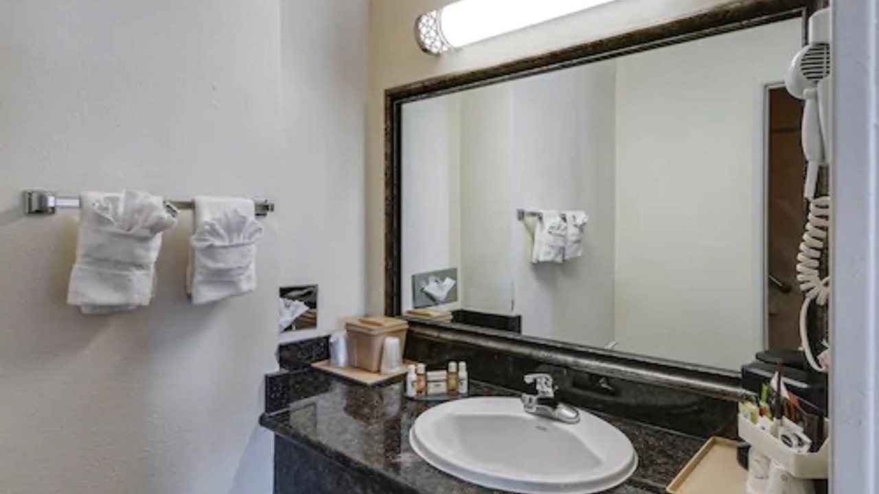 Photo of Bathroom in Munras Avenue