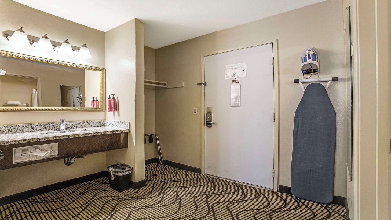 Photo of Bedroom in Downtown Sacramento