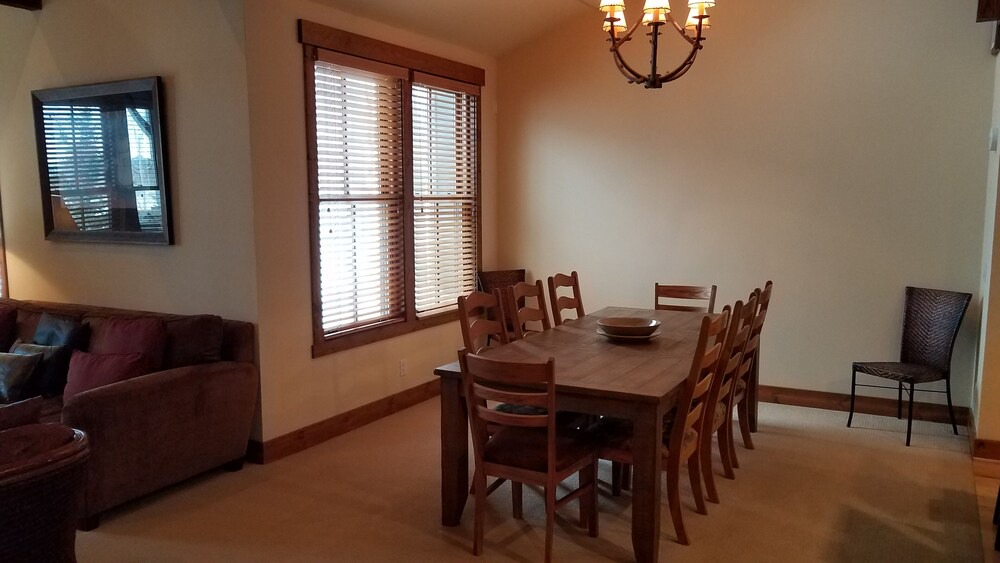 Photo of Livingroom in Mammoth Lakes