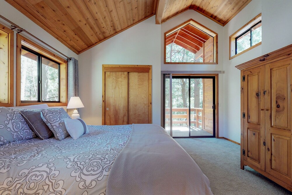 Photo of Bedroom in Idyllwild