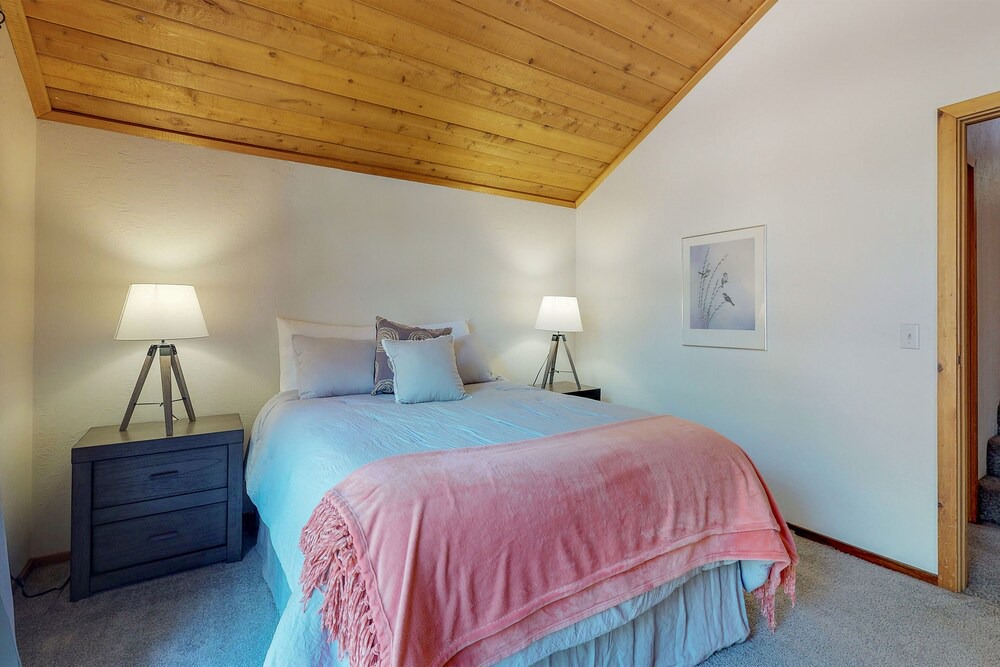 Photo of Bedroom in Idyllwild
