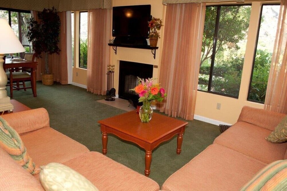 Photo of Livingroom in San Diego Country Estates