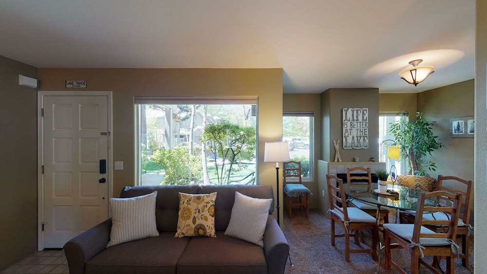 Photo of Livingroom in Kings Beach