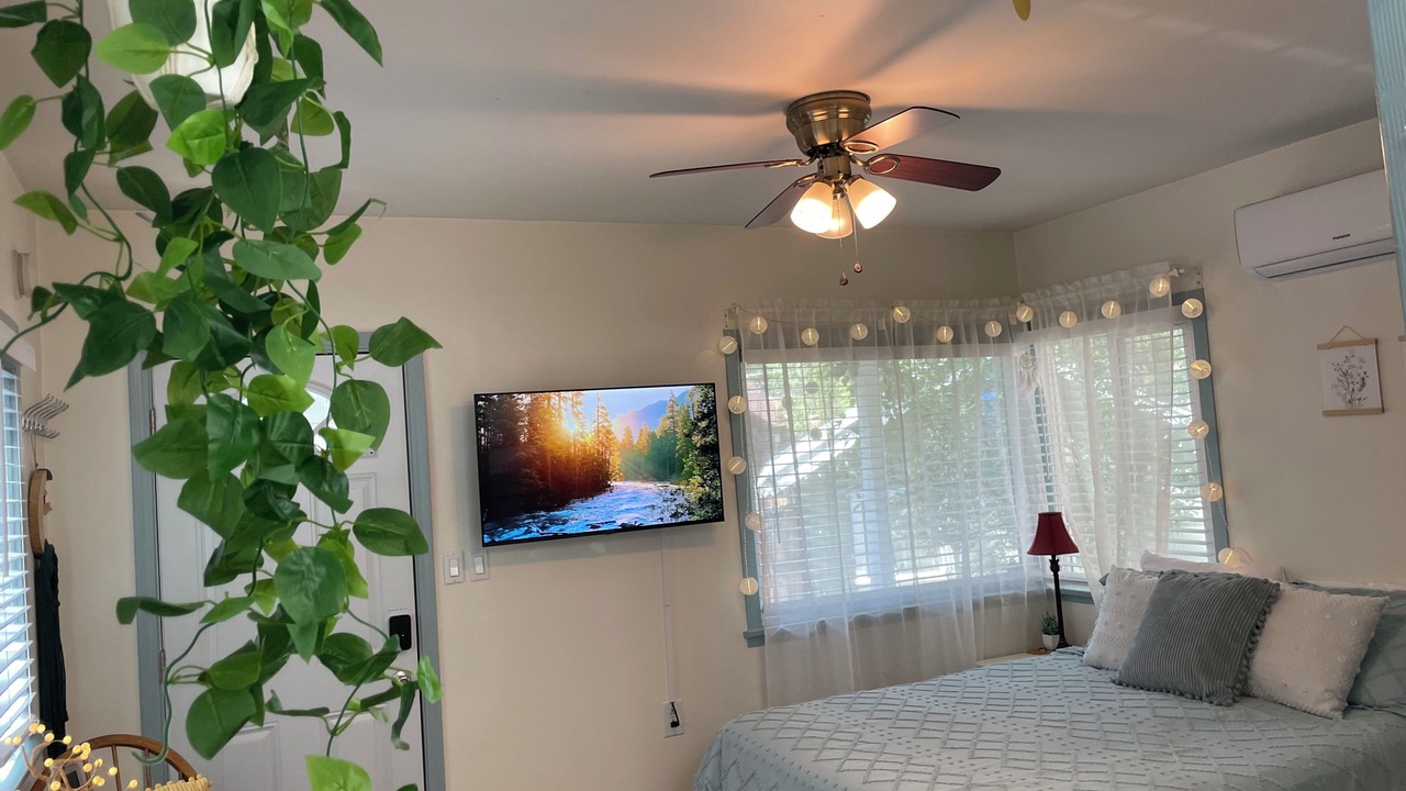 Photo of Bedroom in Crestline