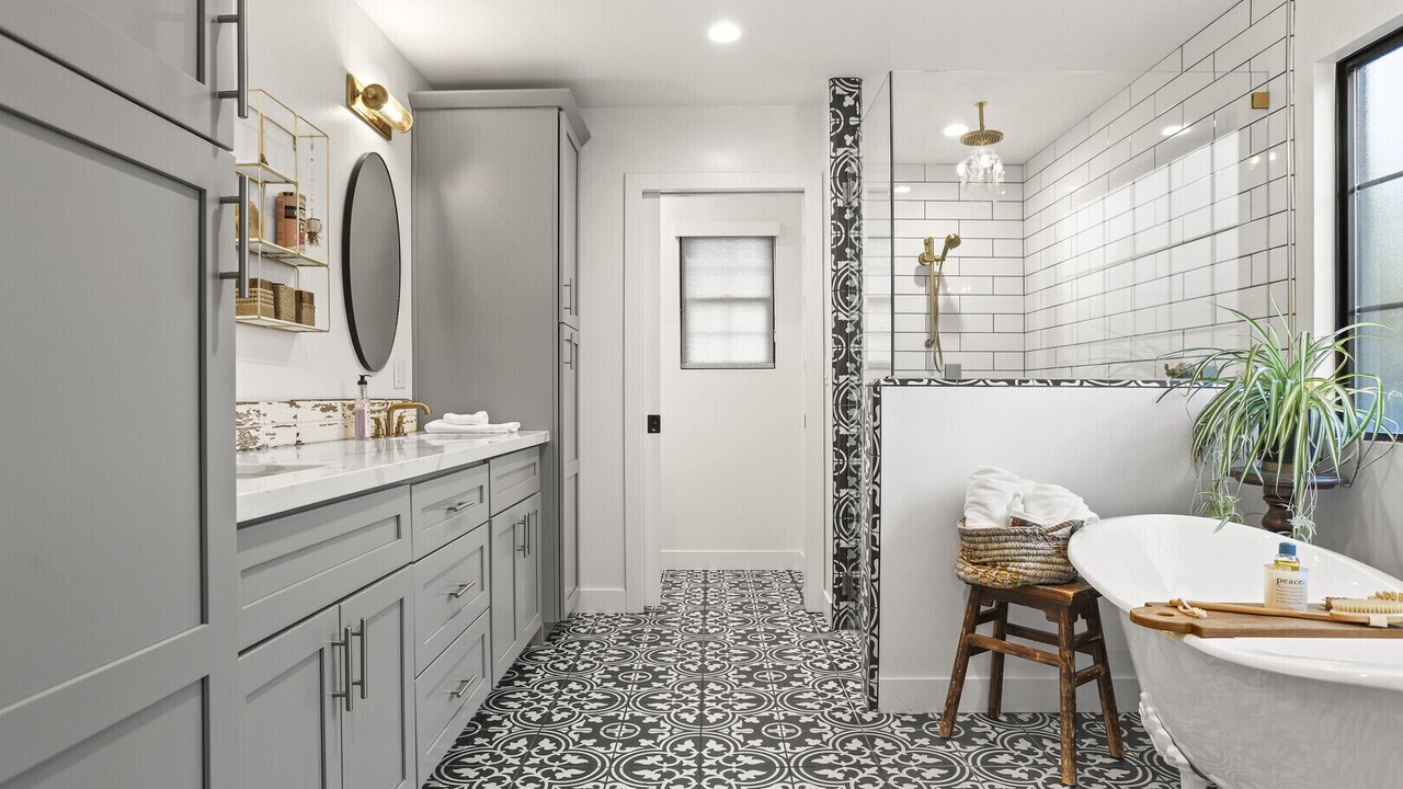Photo of Bathroom in Orange Valley Estates