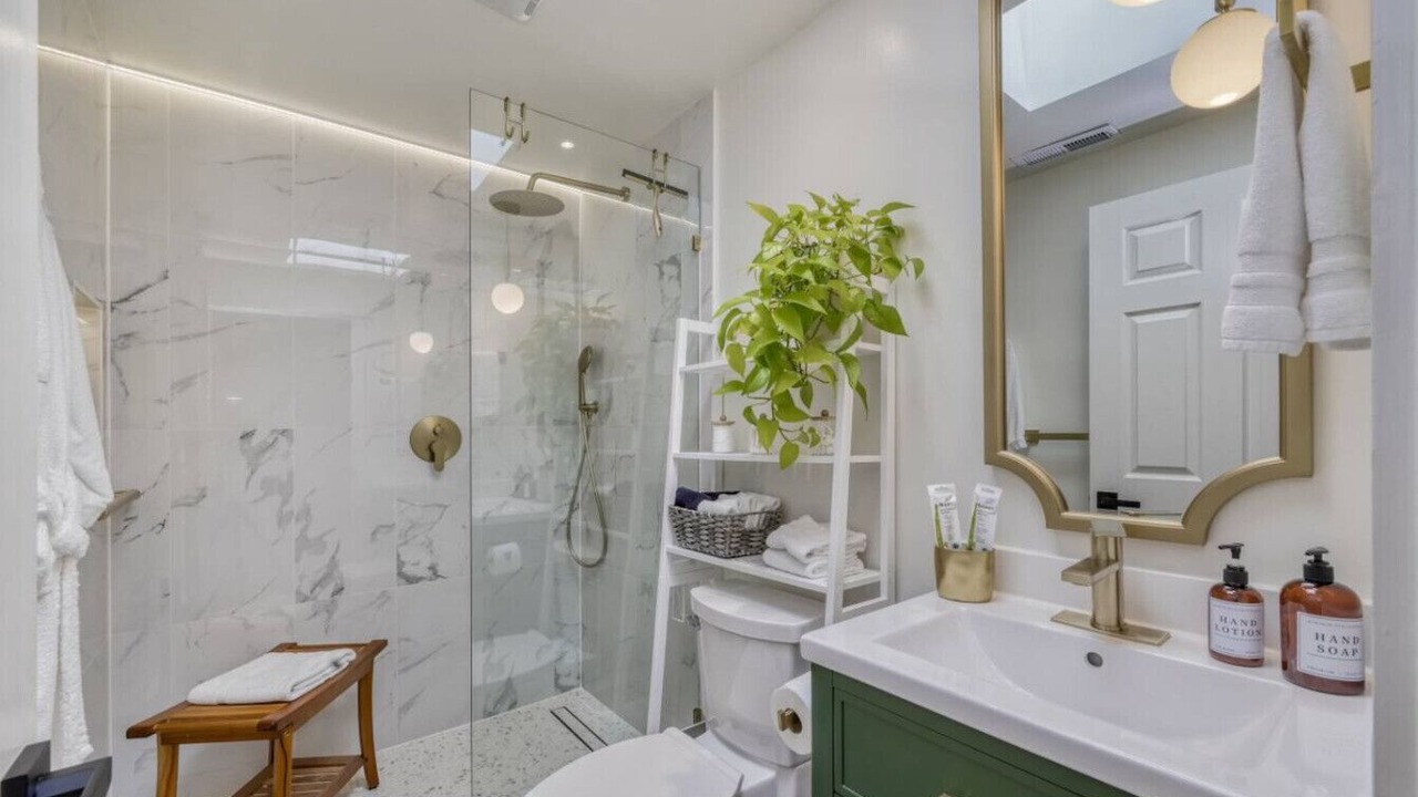 Photo of Bathroom in Amazon