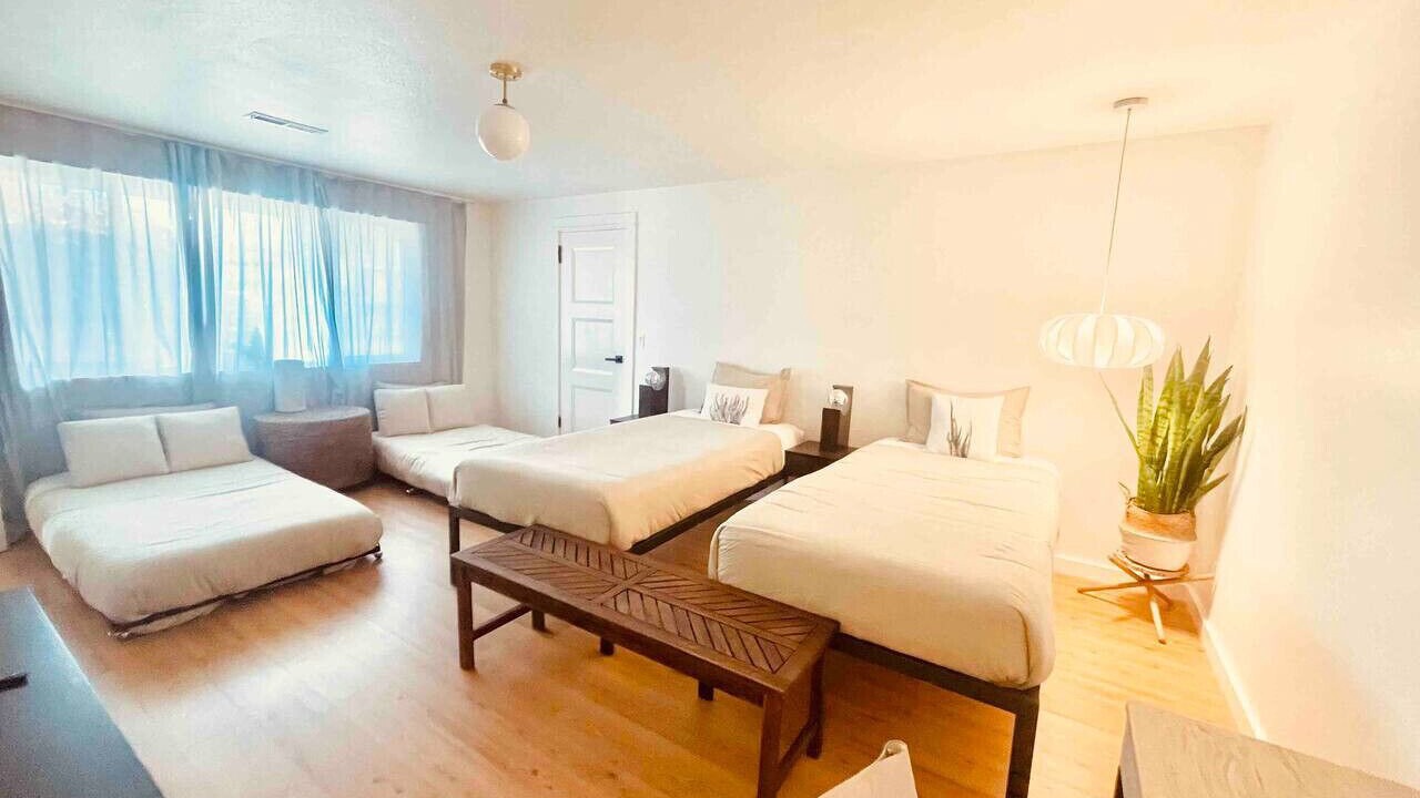 Photo of Bedroom in Amazon