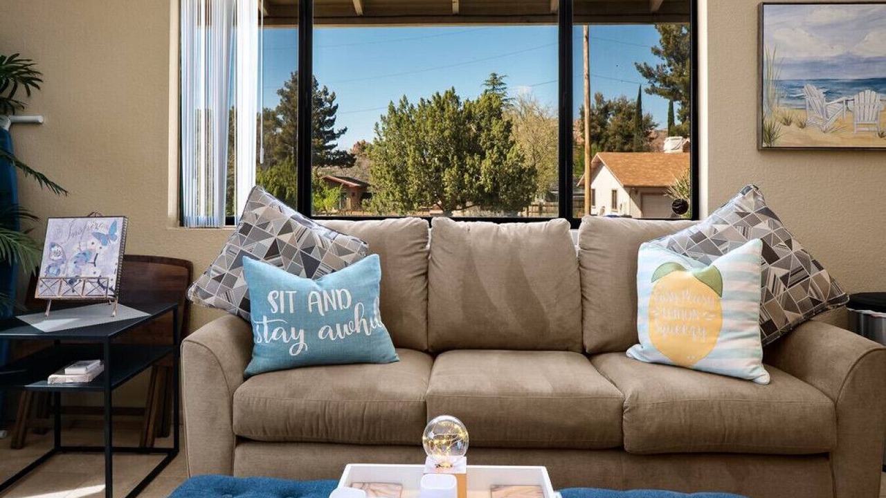 Photo of Livingroom in Oak Creek