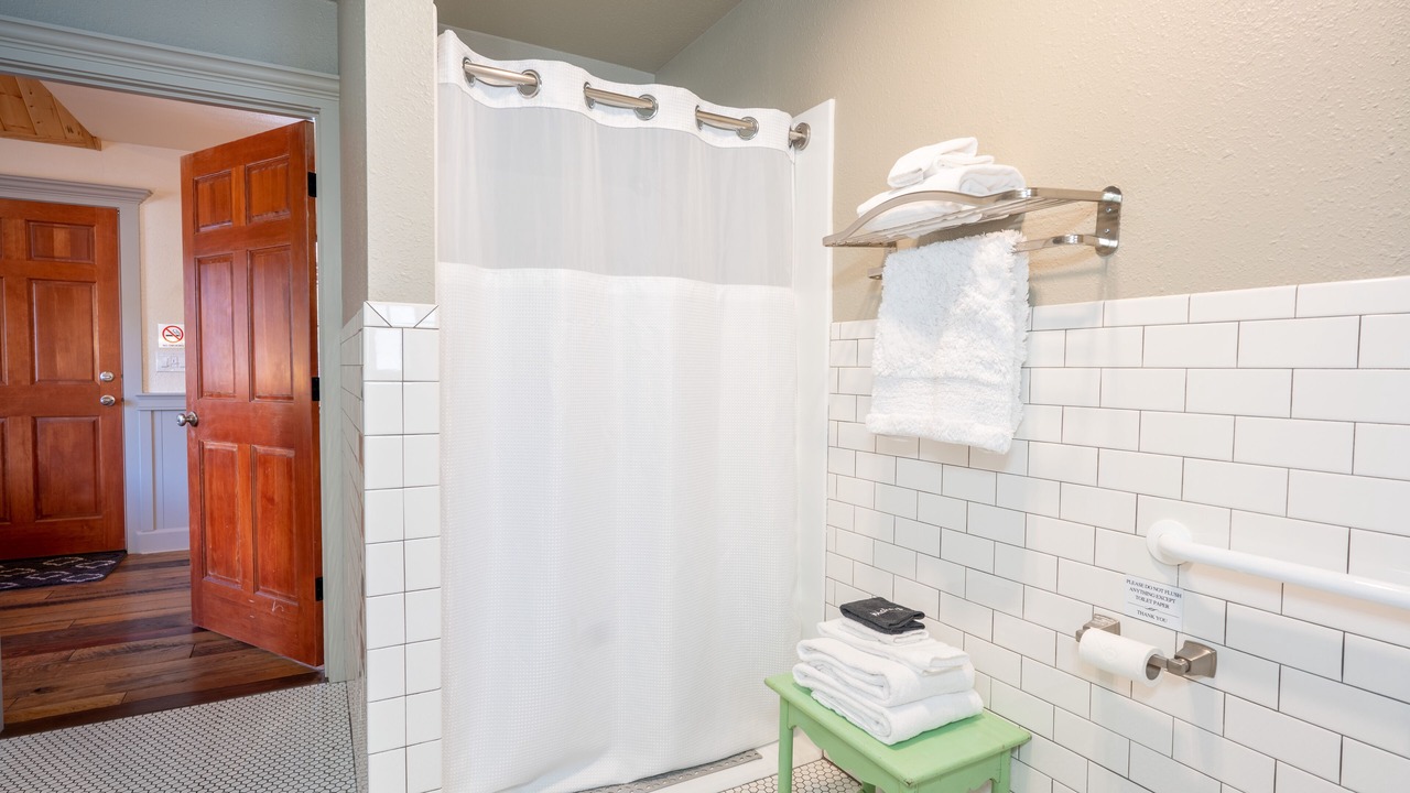 Photo of Bathroom in McCloud