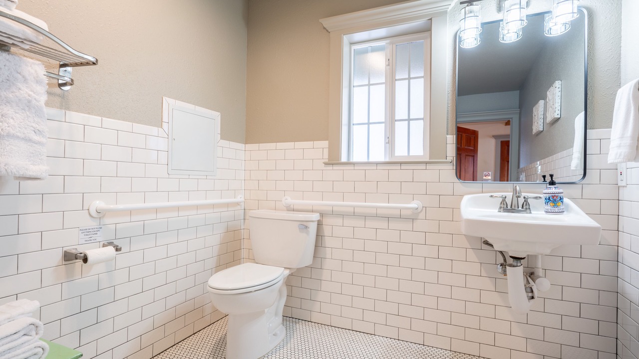 Photo of Bathroom in McCloud