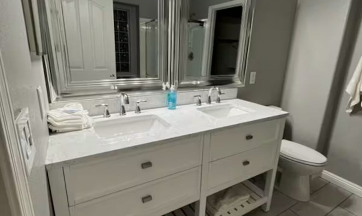 Photo of Bathroom in Avondale