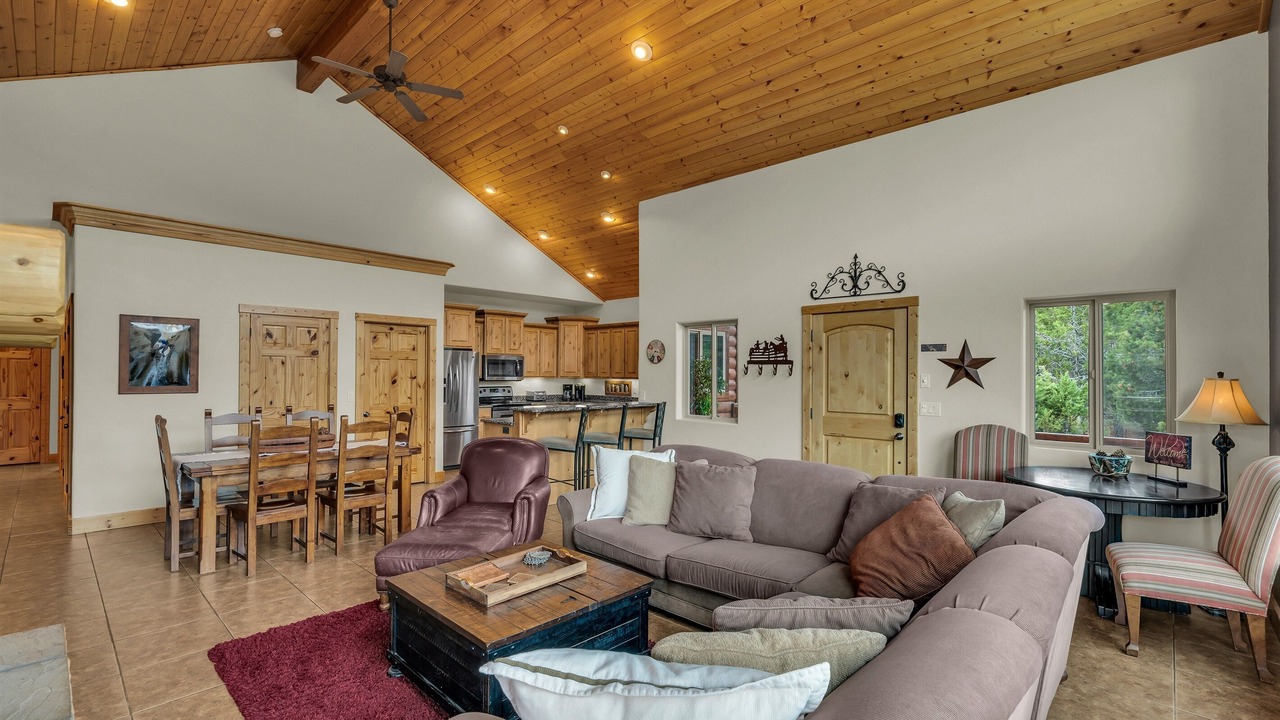 Photo of Livingroom in Zion National Park East Entrance