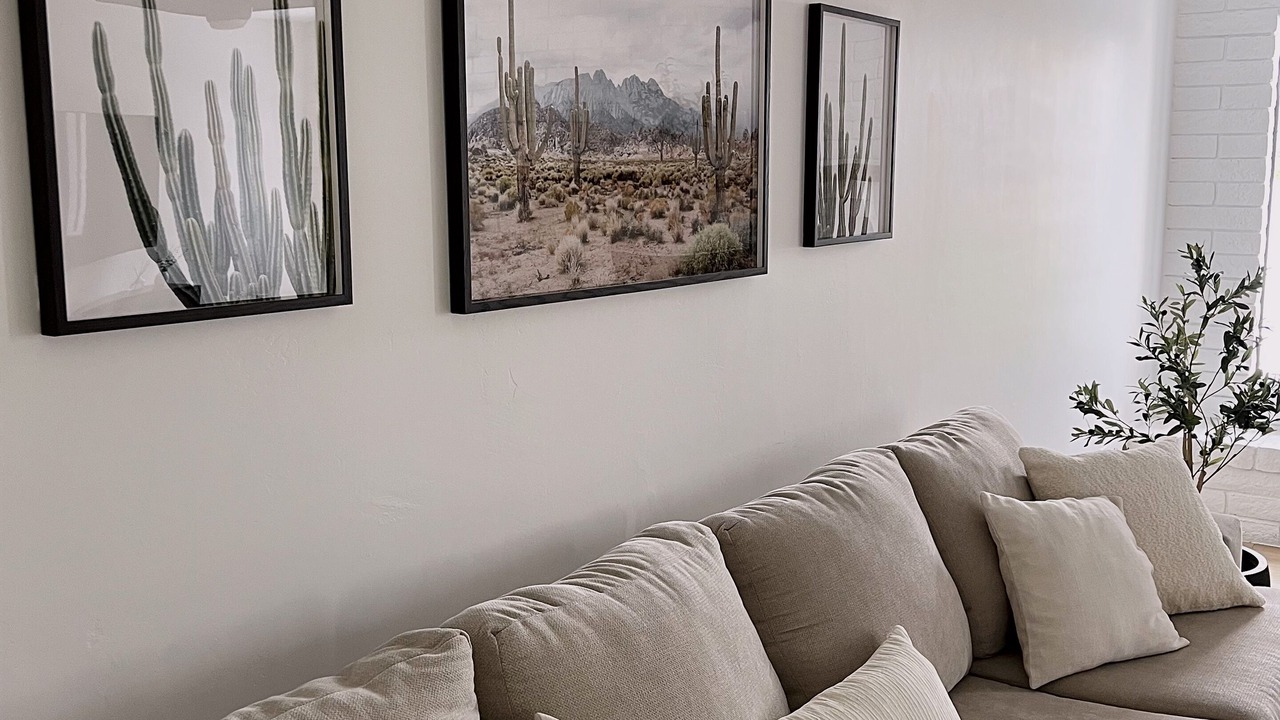 Photo of Livingroom in Paradise Valley Village
