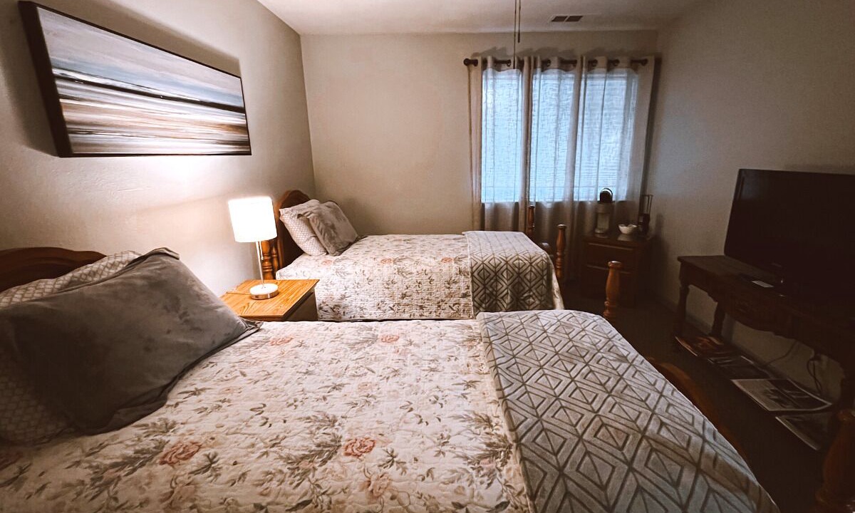 Photo of Bedroom in Shingletown