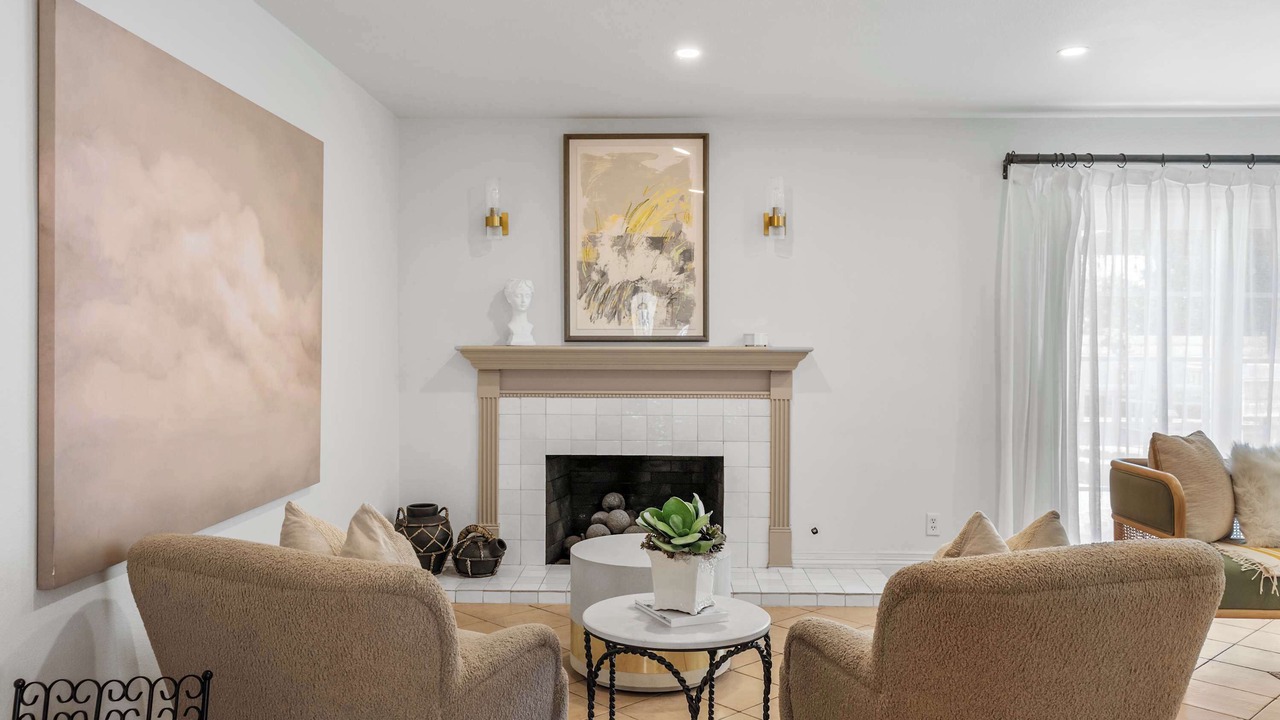 Photo of Livingroom in Fullerton