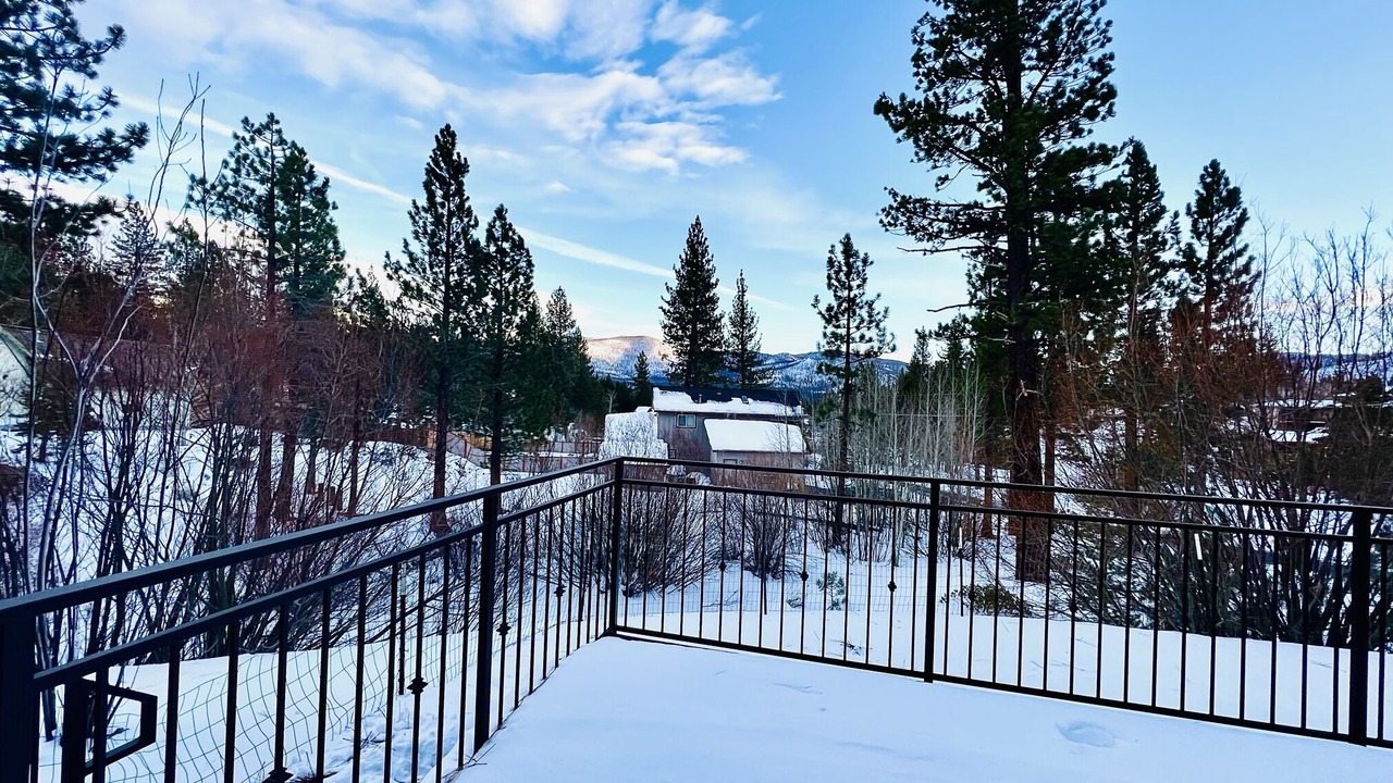 Photo of Outdoor in Mountain View Estates