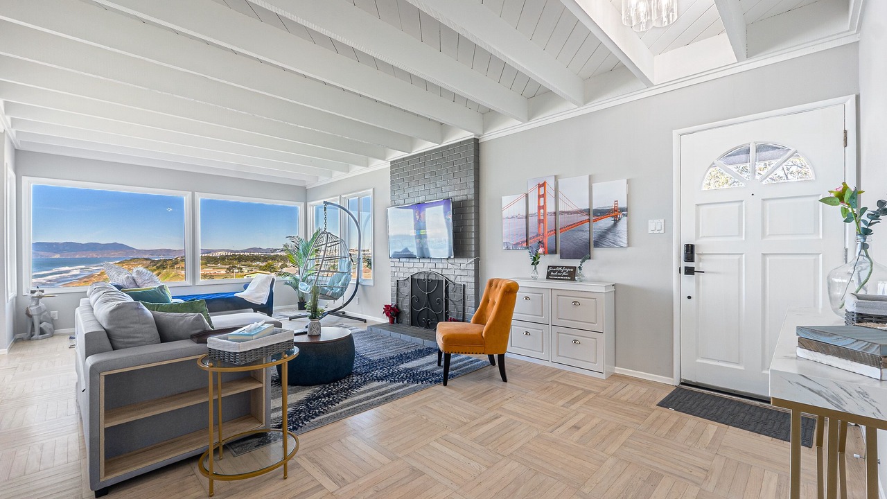 Photo of Livingroom in Westlake