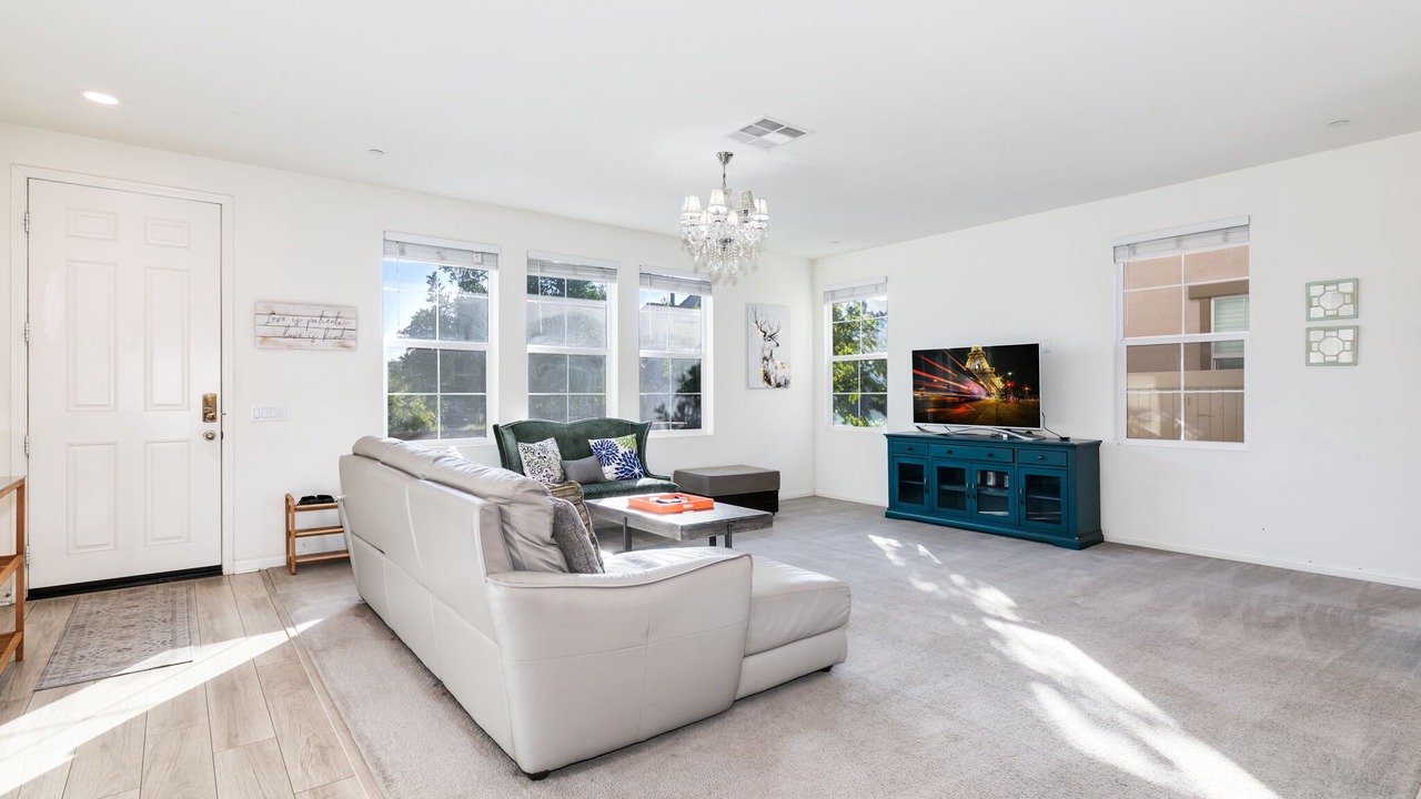 Photo of Livingroom in Chino