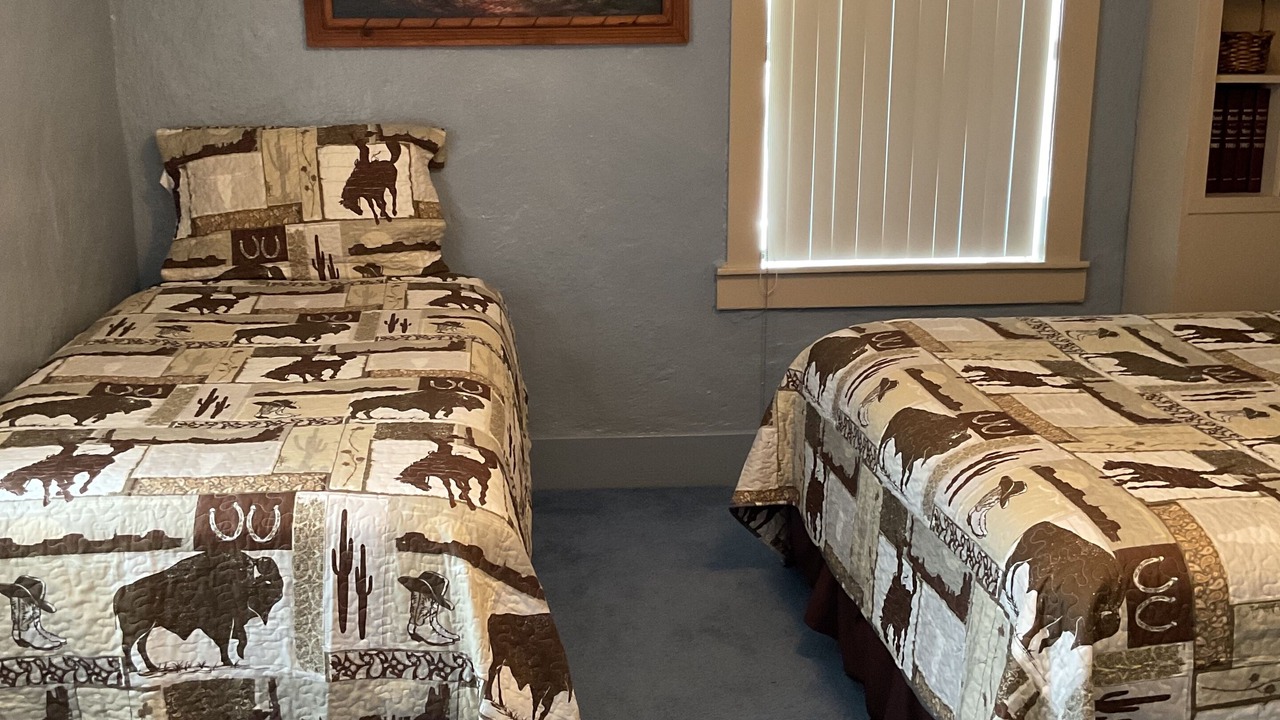 Photo of Bedroom in Seligman