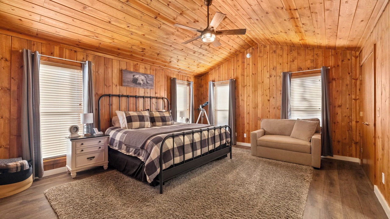 Photo of Bedroom in Mi-Wuk Village