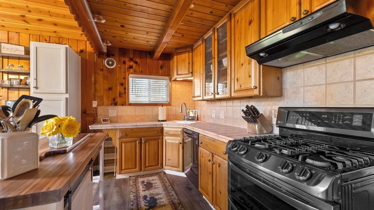 Photo of Kitchen in Mi-Wuk Village