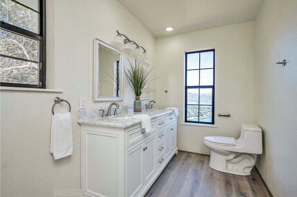 Photo of Bathroom in Kelseyville