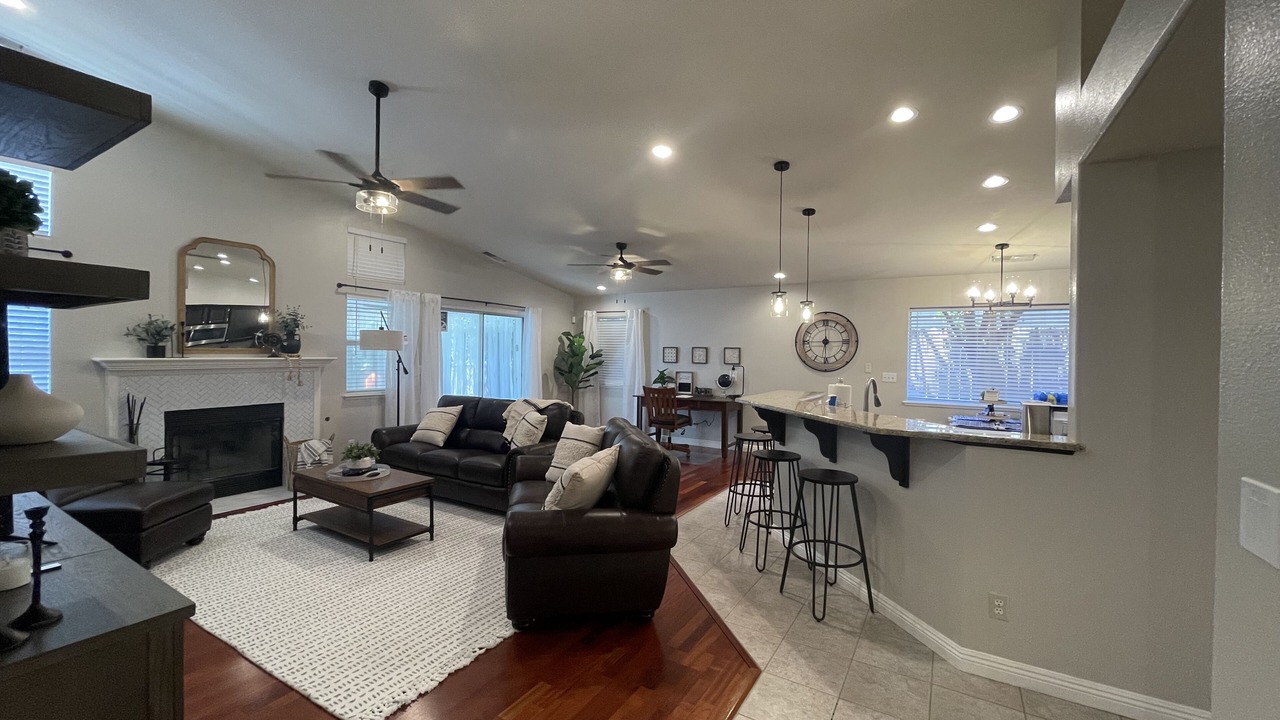 Photo of Livingroom in Chico