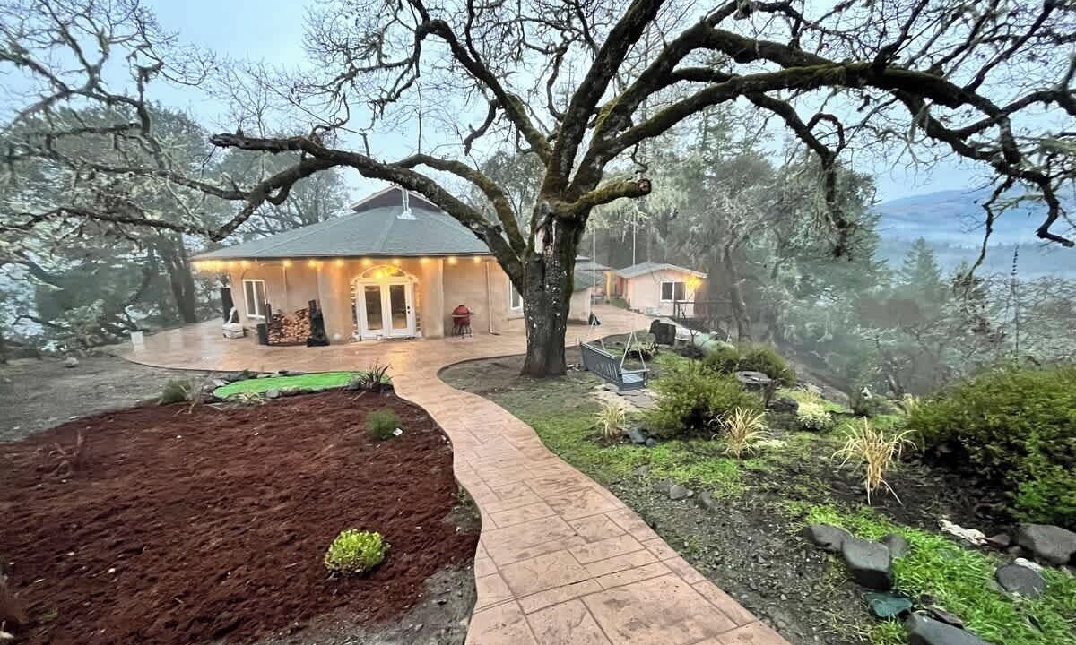 Photo of Outdoor in Benbow