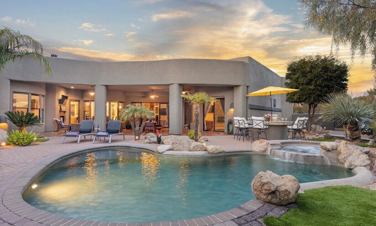Photo of Outdoor in Desert Crown Three