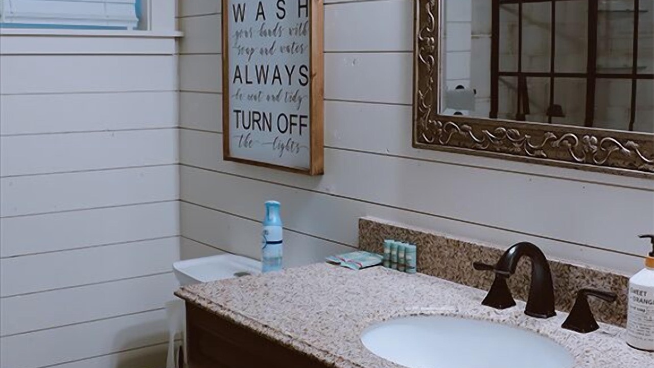 Photo of Bathroom in Shingletown