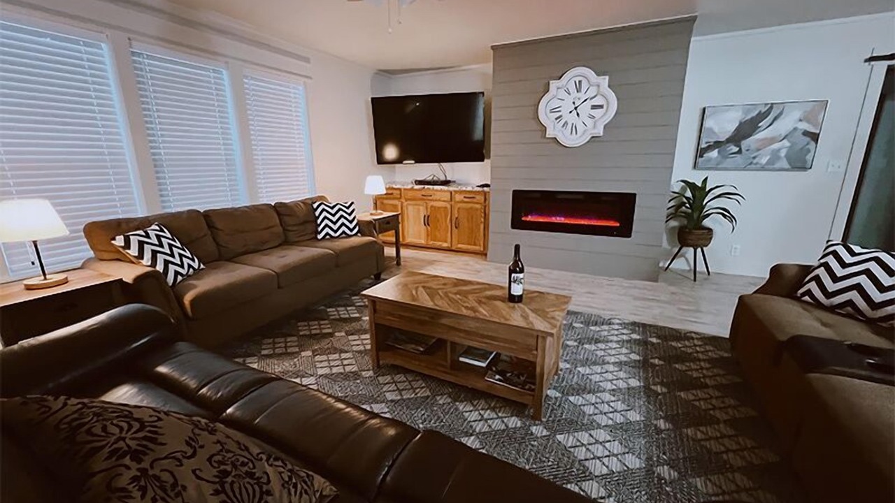 Photo of Bedroom in Shingletown