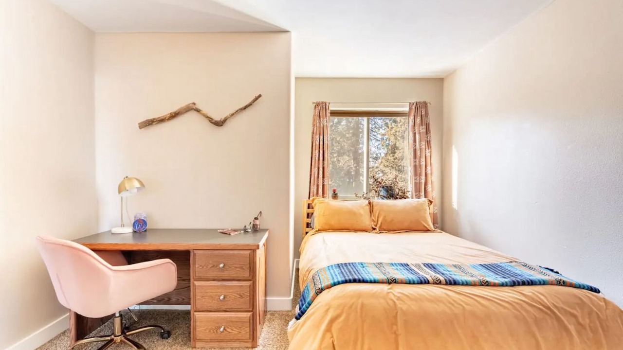 Photo of Bedroom in Old Farm District