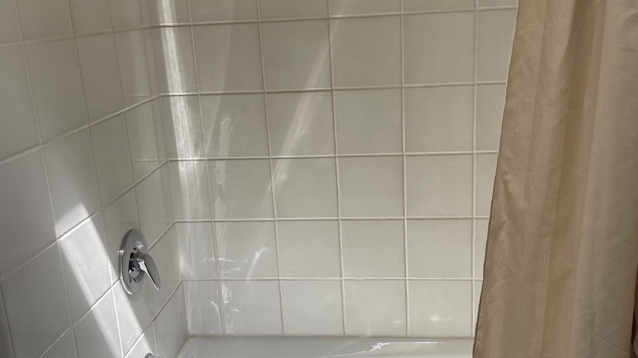 Photo of Bathroom in Benbow
