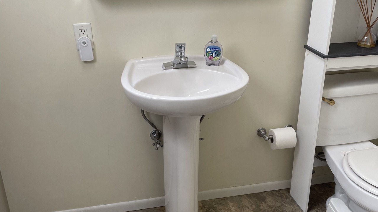 Photo of Bathroom in Benbow