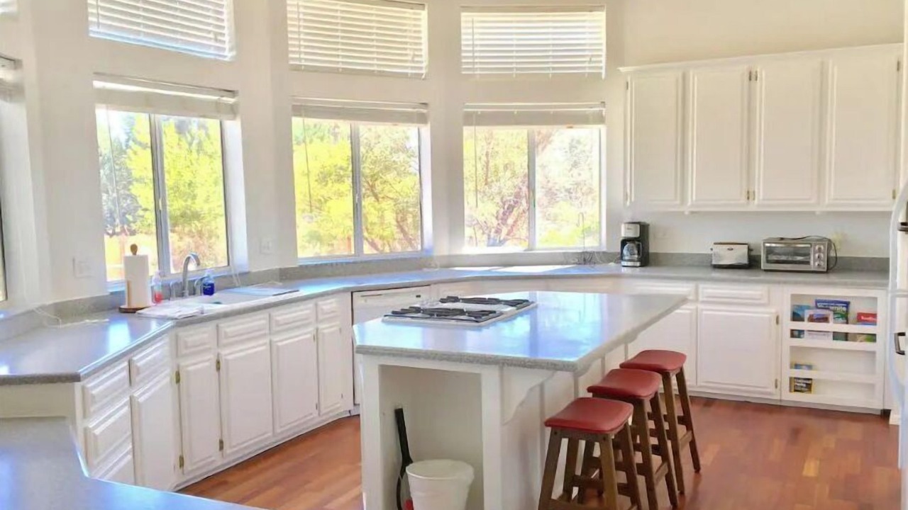 Photo of Kitchen in Lone Pine