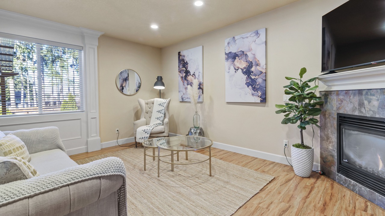 Photo of Livingroom in Walnut Grove